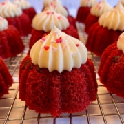 Kiss-My-Bundt
